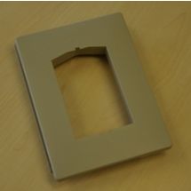 RAIN SCREEN PLATE WHITE PLUG